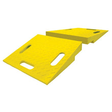 Load image into Gallery viewer, Ramp Pair for Hose Bridge System, 4.5" Lines | UHB4045R - UHB4045R - image 1