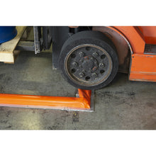 Load image into Gallery viewer, Make-A-Berm Corner Set | 2-Inch High, 2 Per Box | 28476 - 28476 - image 4