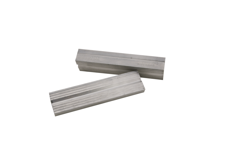 Wilton — A4 Replacement Magnefix Aluminum Jaw Caps with 4 in Jaw Opening, Pair