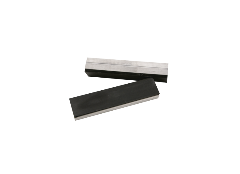 Wilton — R-4.5 Magnefix Rubber-Faced Jaw Caps with 4.5 in Jaw Opening, Pair