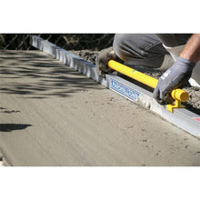 Load image into Gallery viewer, Marshalltown EZYSCREED3 3' Ezyscreed With Level