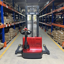 Load image into Gallery viewer, MechMaxx 2640lbs Lithium-ion Electric Straddle Stacker, 118" Lift, Adjustable Legs &amp; Forks, F26-118S