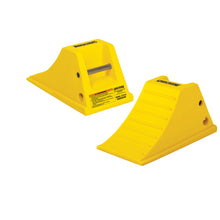 Load image into Gallery viewer, All-Terrain Heavy-Duty Wheel Chock with Aluminum Cleat, 40 Ton Capacity, 28-38 in. Tires — image 4 of 7