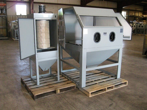 Cyclone M4848-TT Media Blaster w/ Sandblaster Cabinet Dust Collector