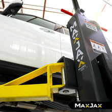 Load image into Gallery viewer, MaxJax M7K Deluxe Portable Car Lift Package (5175566)