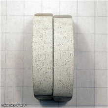 Load image into Gallery viewer, BRAKE SHOE SET W/SPRING