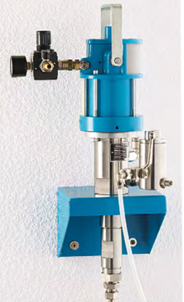 WIWA Profit Series Model 4233 33:1 3828 PSI @ 0.43 GPM Airless Sprayer Unit on Wall Bracket (Ready to Spray)