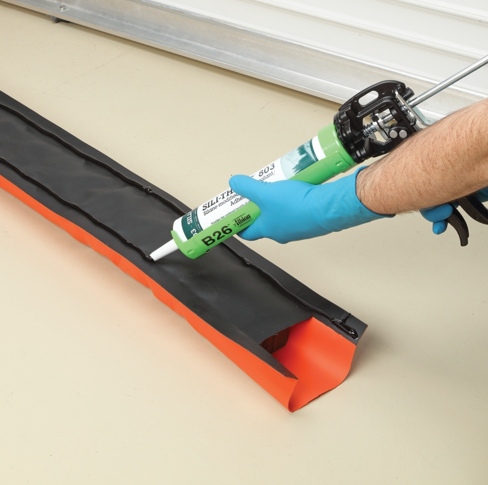 PIG® DriveOver BuildABerm® Barrier Straight Section