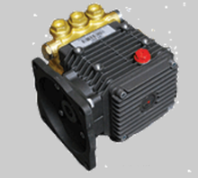 Load image into Gallery viewer, Comet Pump - LWD2020E 2.1 2000 5/8” 3.0 3400 15mm  Triplex Plunger Replacement Pressure Washer Pump