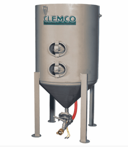 Clemco 20 cu ft Classic Blast Machine Model 3680 - Stationary 1-1/4 inch Piping - With Flat Sand Valve (FSV) & TLR-300 Remote