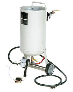 Cyclone Direct Pressure Blast Pot Sandblaster w/ Side Kick